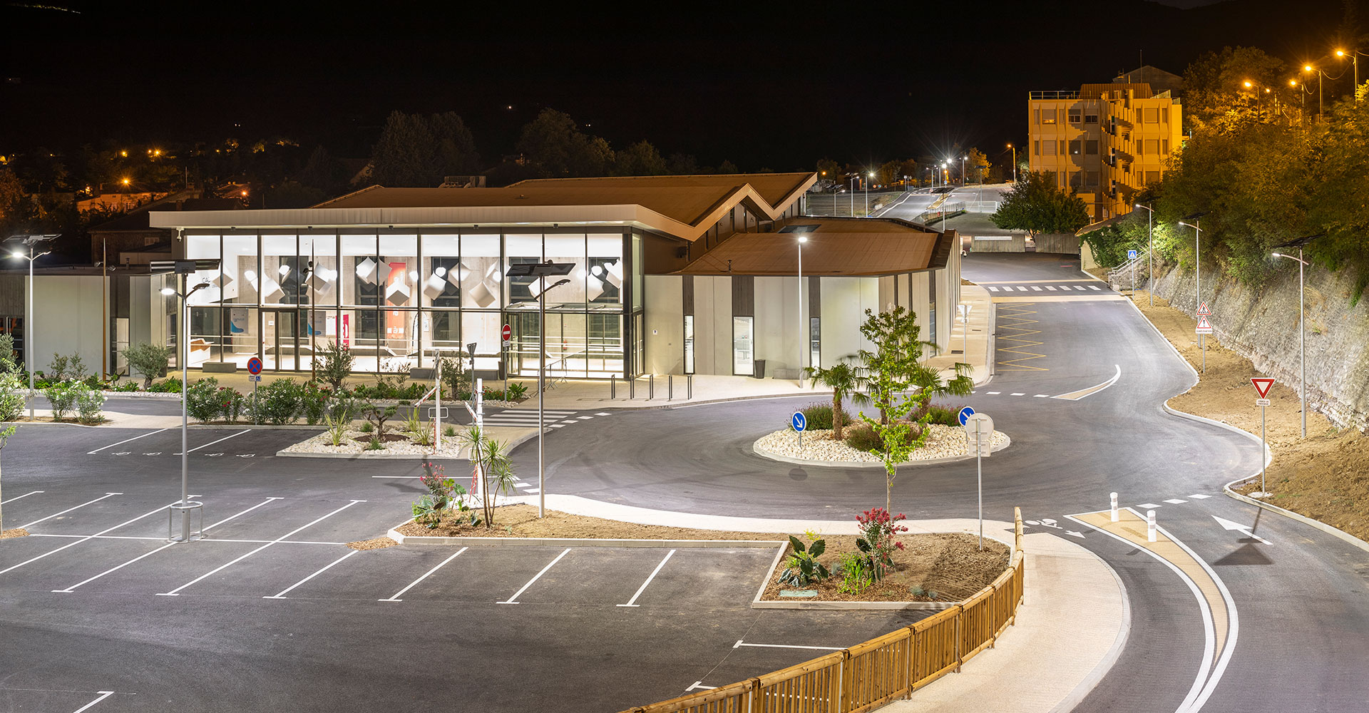 Eco-friendly solar street lights in a sustainable city project