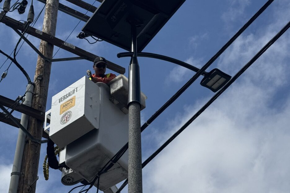 Grid-free solar lights enhancing nighttime safety in urban neighborhoods