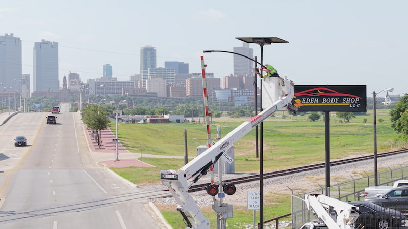 new solar street roadway light installed in fort worth texas