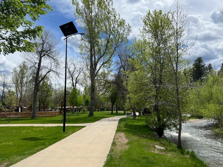 solar pathway lighting for walkways and trails