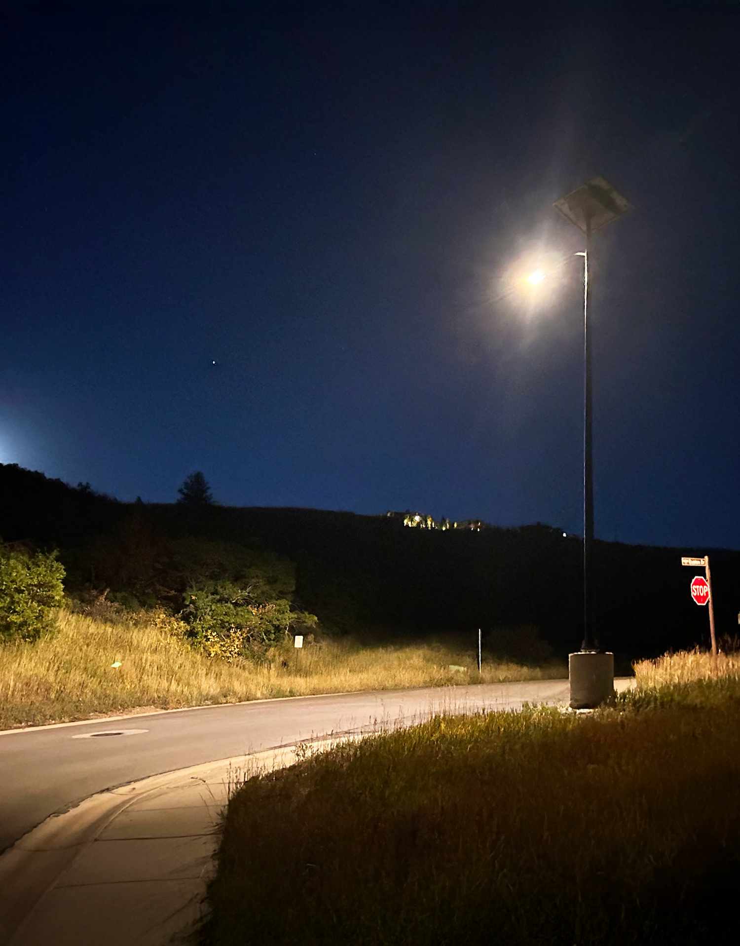 FDOT-compliant solar streetlights on a major Florida arterial road 